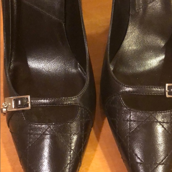 Shoes - Picture 2 of 4